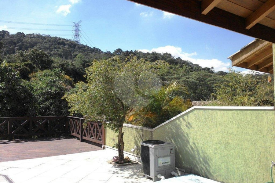 Casa à venda com 4 quartos, sendo 2 suítes,  em Horto, São Paulo, SP
