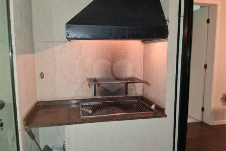 Apartamento à venda com 4 quartos, sendo 1 suíte,  em Vila Andrade, São Paulo, SP