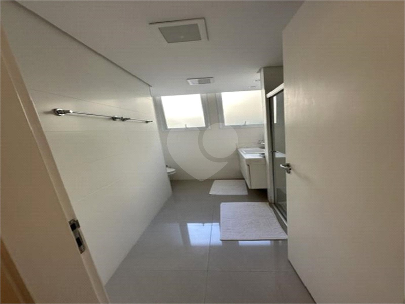 Apartamento à venda com 3 quartos, sendo 1 suíte,  em Cerqueira César, São Paulo, SP