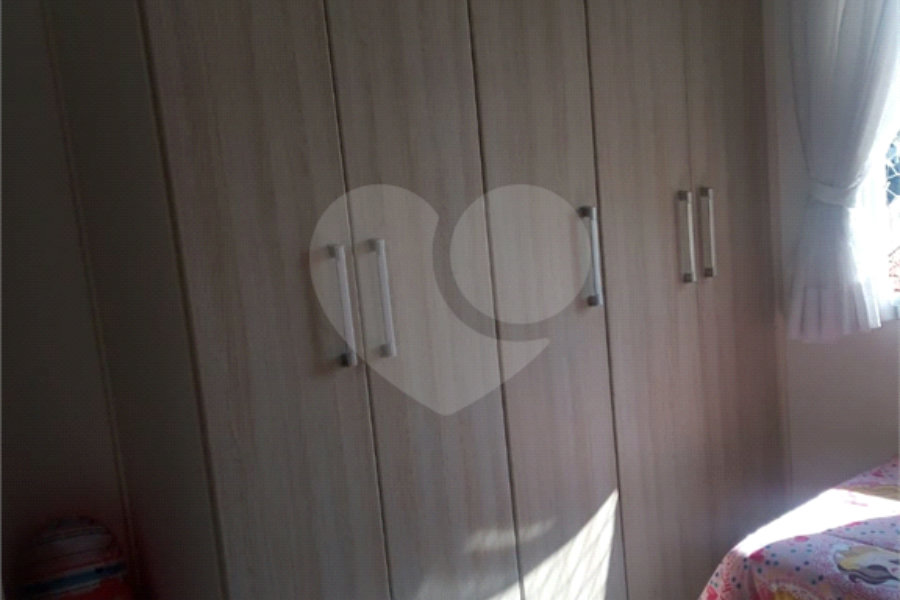 Casa à venda com 3 quartos, sendo 1 suíte,  no condomínio Village St. Louis, São Paulo - SP