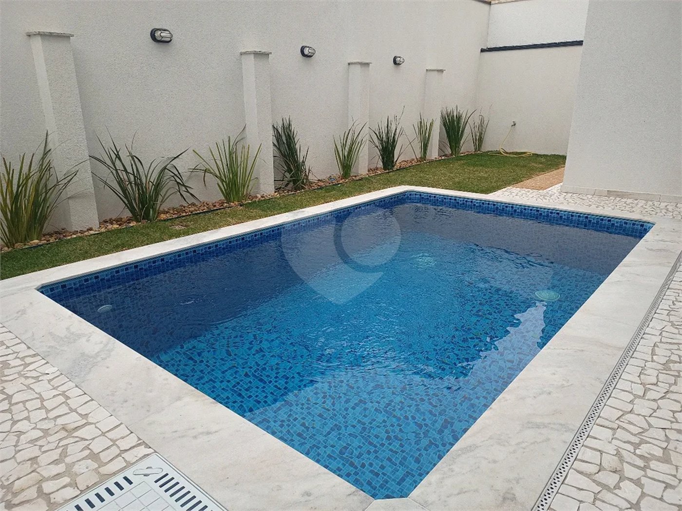 Casa à venda com 3 suítes no condomínio Real Park, Sumaré - SP