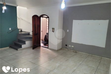 Sobrado à venda com 3 quartos, sendo 1 suíte, em Jardim Pinheiros, São Paulo, SP
