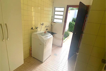 Sobrado à venda com 3 quartos, sendo 1 suíte,  em Chácara Santo Antônio (zona Sul), São Paulo, SP
