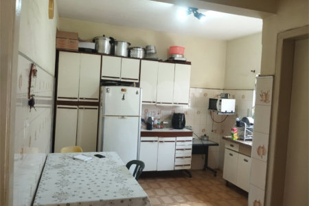 Casa à venda com 2 quartos no Centro, Araraquara, SP