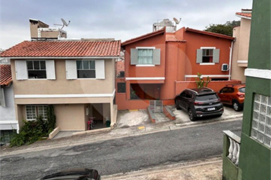 Casa à venda com 3 quartos no condomínio Vila Cantareira, São Paulo - SP