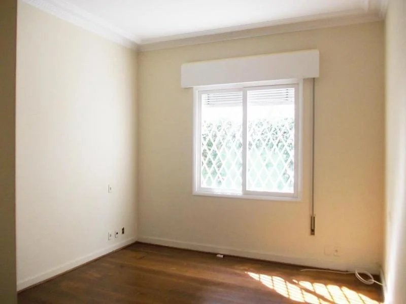 Casa à venda com 3 quartos, sendo 1 suíte,  no condomínio Praça Pero Vaz de Caminha,260, São Paulo - SP