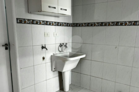 Casa à venda com 3 quartos, sendo 1 suíte, no condomínio Residencial Villa dos Inglezes, Sorocaba - SP