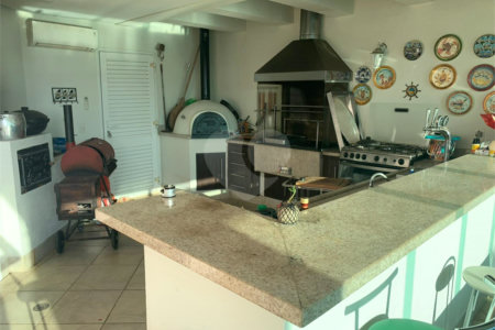 Casa à venda com 5 quartos, sendo 4 suítes, no condomínio Santa Teresa, Itupeva - SP