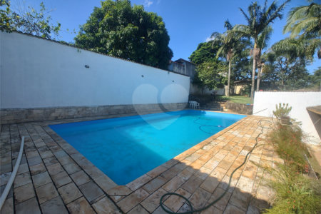 Chácara à venda com 4 quartos, sendo 3 suítes, em Campos de Atibaia, Atibaia, SP