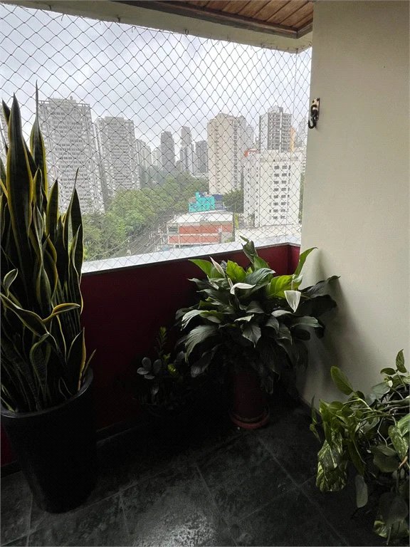 Apartamento à venda com 3 quartos, sendo 1 suíte,  em Jardim Londrina, São Paulo, SP