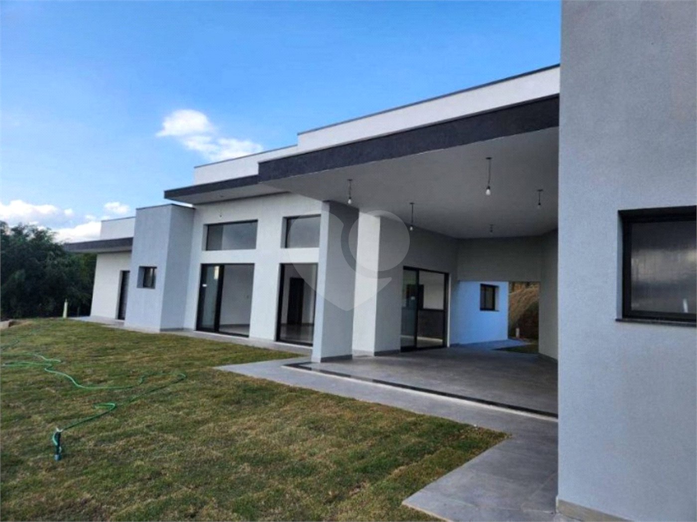Casa à venda com 3 suítes no condomínio Residencial Jardim Primavera Louveira, Louveira - SP