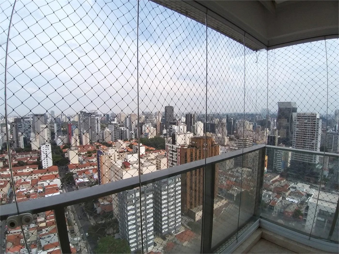 Apartamento à venda ou para alugar com 3 suítes em Pinheiros, São Paulo, SP