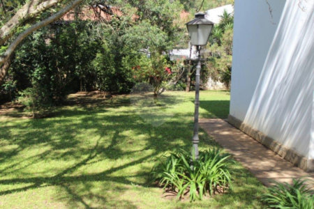 Casa Térrea à venda ou para alugar com 6 suítes em Vila Tramontano, São Paulo, SP