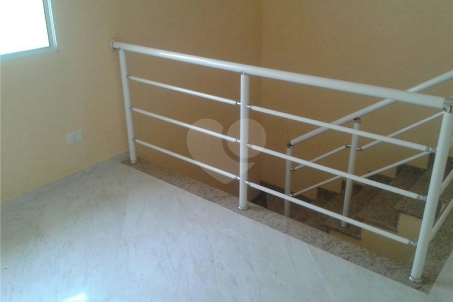 Sobrado à venda com 3 quartos, sendo 1 suíte, em Jardim Santa Mônica, São Paulo, SP