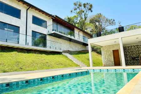 Casa à venda com 4 suítes no condomínio Associação Portal Ouro Verde, Atibaia - SP
