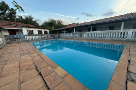 Casa Térrea à venda com 9 quartos, sendo 2 suítes, no condomínio Seranila, Monte Mor - SP