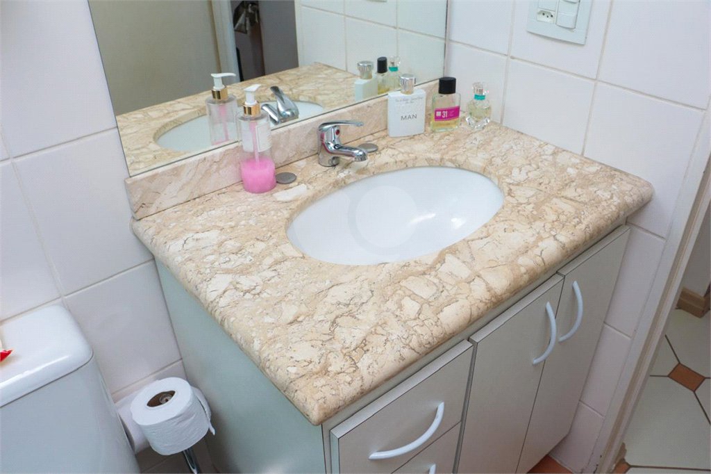 Apartamento à venda com 3 quartos, sendo 1 suíte, em Vila Gomes, São Paulo, SP