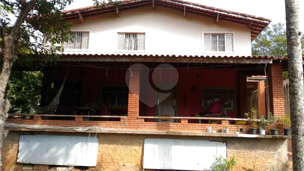 Casa à venda com 3 quartos, sendo 1 suíte,  em Jundiaizinho (terra Preta), Mairiporã, SP