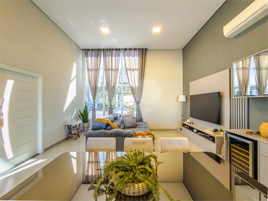 Casa à venda com 3 suítes no condomínio Jardim Residencial Dona Maria José, Indaiatuba - SP