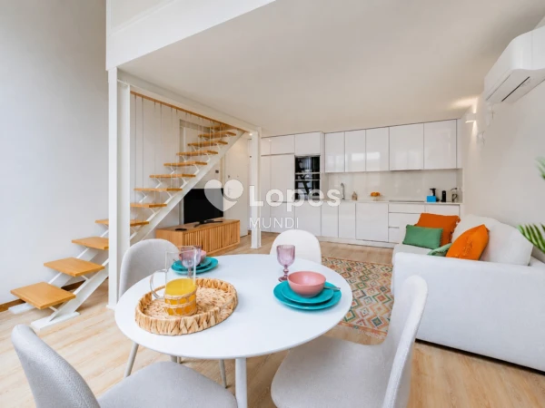 Apartamento T1 Duplex à venda no Bonfim, Porto, Portugal – Mobiliado