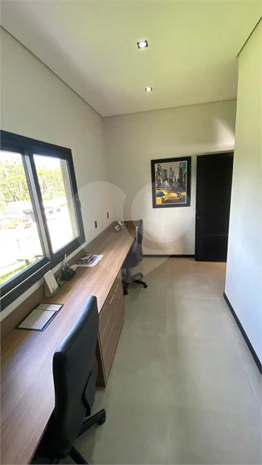 Casa térrea á venda no Condomínio Jardim das Palmeiras, Bragança Paulista.