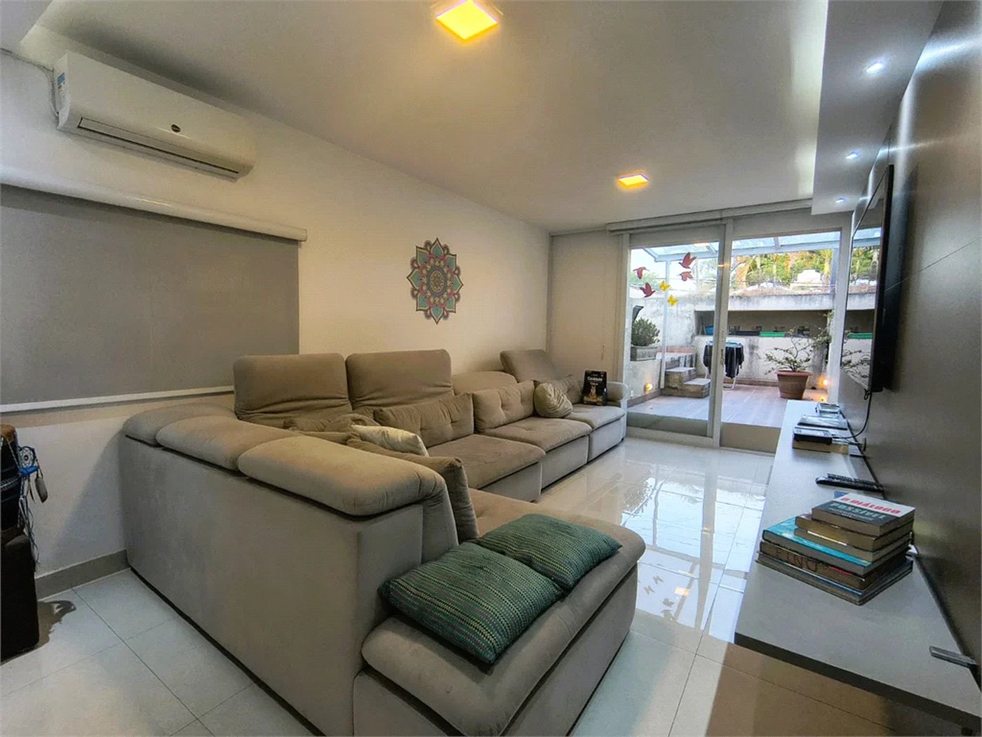 Sobrado à Venda MOBILIADO com 192m² no coração do Jardim Bonfiglioli
