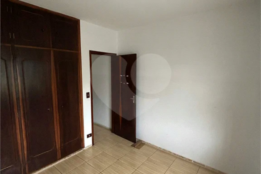Excelente sobrado para comércio ou residência na Vila Santa Catarina