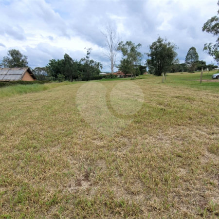 Loteamento Residencial no Condomínio Vila Pinhal do Broa.