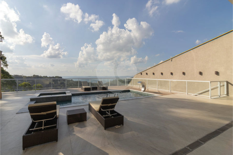 Casa à venda com 3 suítes no condomínio Parque Imperial da Cantareira, Mairiporã - SP