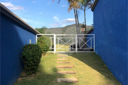 Casa à venda com 4 suítes no condomínio Osato, Atibaia - SP