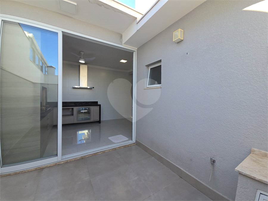 Casa à venda com 2 quartos, sendo 1 suíte, no condomínio Horto Florestal II, Sorocaba - SP
