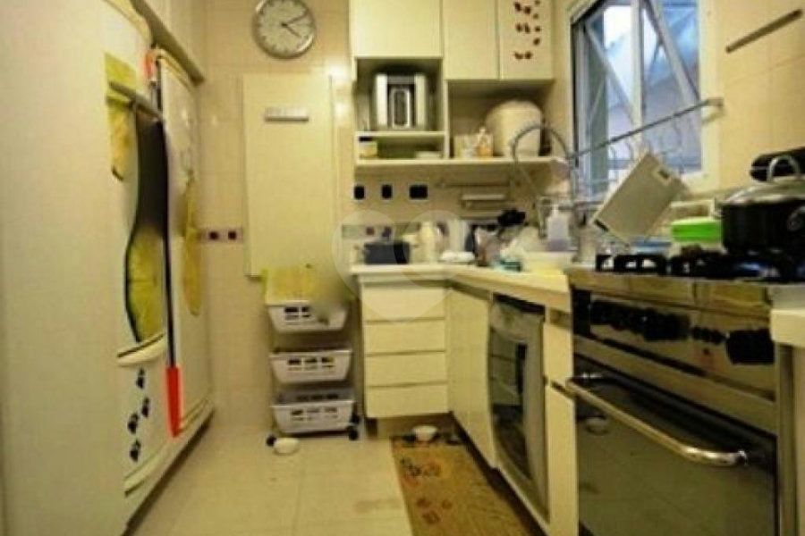 Casa à venda com 4 quartos, sendo 3 suítes, no condomínio Residencial Jardim Itatinga, São Paulo - SP
