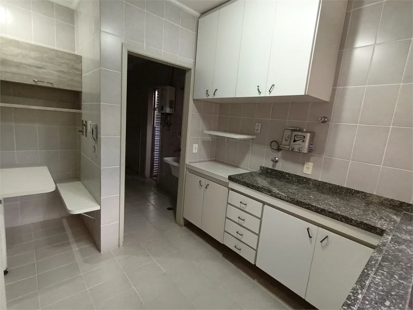 Apartamento à venda com 3 quartos, sendo 1 suíte, em Vila Andrade, São Paulo, SP
