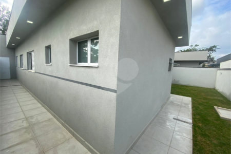 MARAVILHOSA CASA NO CONDOMÍNIO TERRAS DO VALE