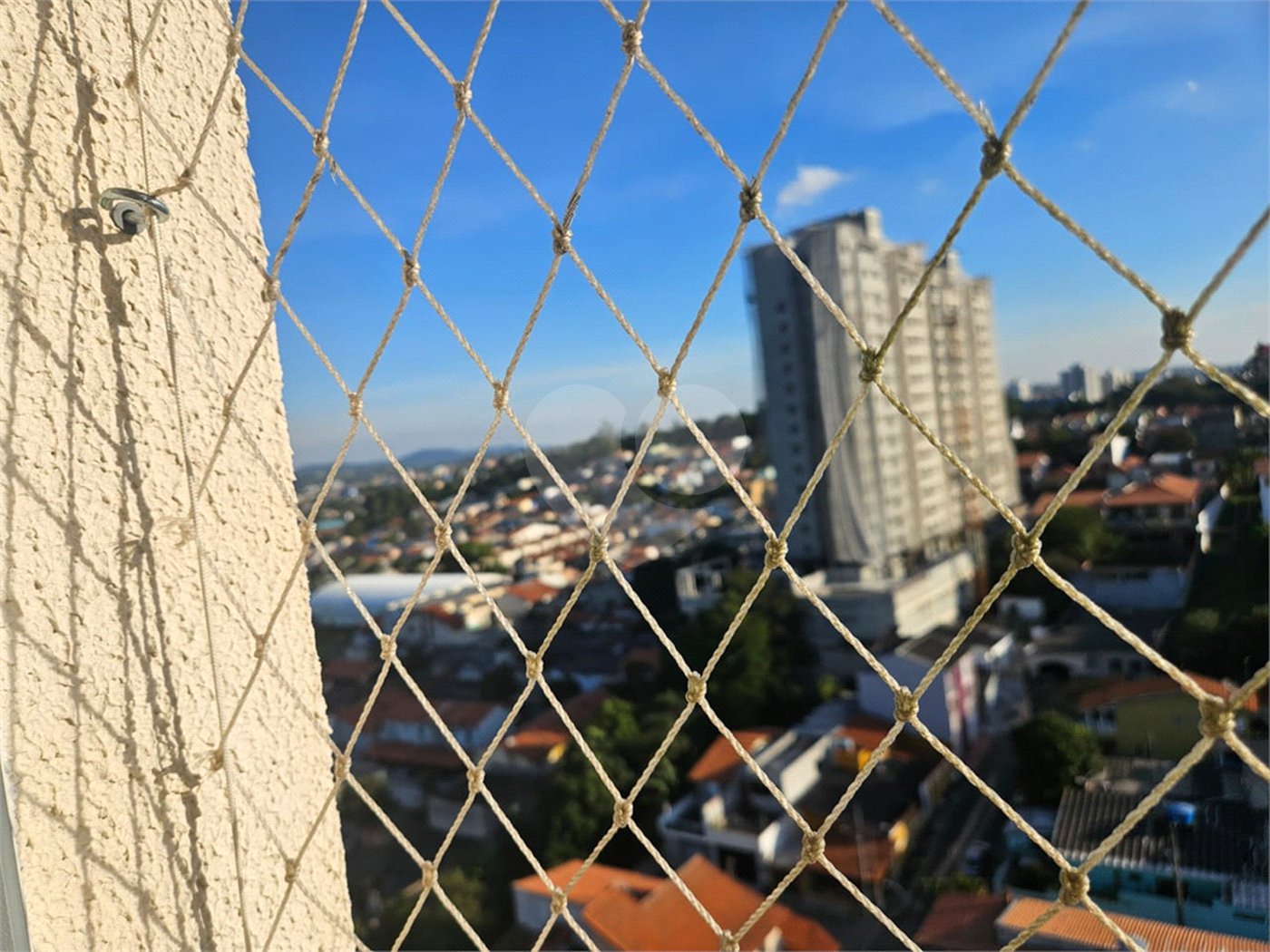Apartamento à venda com 3 quartos, sendo 1 suíte, no Centro, Poá, SP