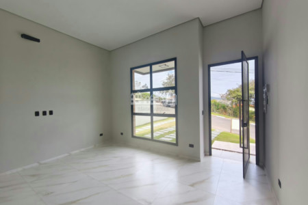 Casa térrea à venda com 4 quartos, sendo 2 suítes, no condomínio Alto da Floresta, Bom Jesus dos Perdões - SP