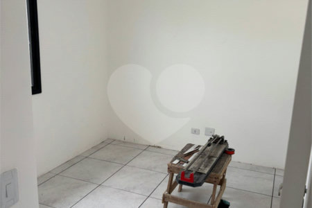 Casa à venda com 2 quartos no condomínio Sindona Parque 1, Cotia - SP