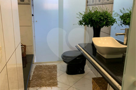 Sobrado à venda com 3 quartos, sendo 1 suíte, em Jardim Marajoara, São Paulo, SP