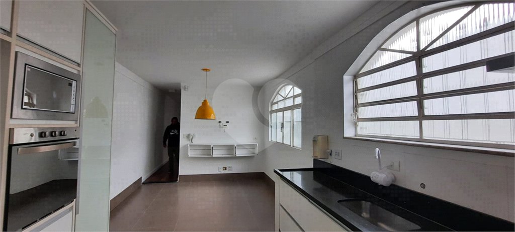 Sobrado à venda com 3 quartos, sendo 1 suíte, em Vila Firmiano Pinto, São Paulo, SP