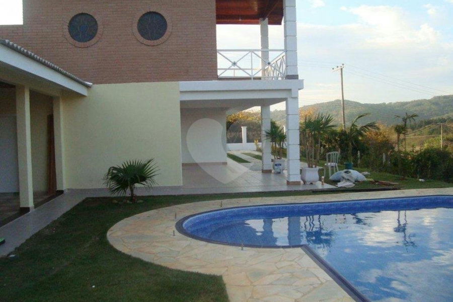 Casa à venda com 4 quartos, sendo 3 suítes, em Recreio Campo Verde, Ibiúna, SP