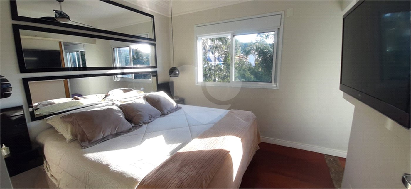 Casa à venda com 4 suítes no condomínio Suíça da Cantareira, Mairiporã - SP