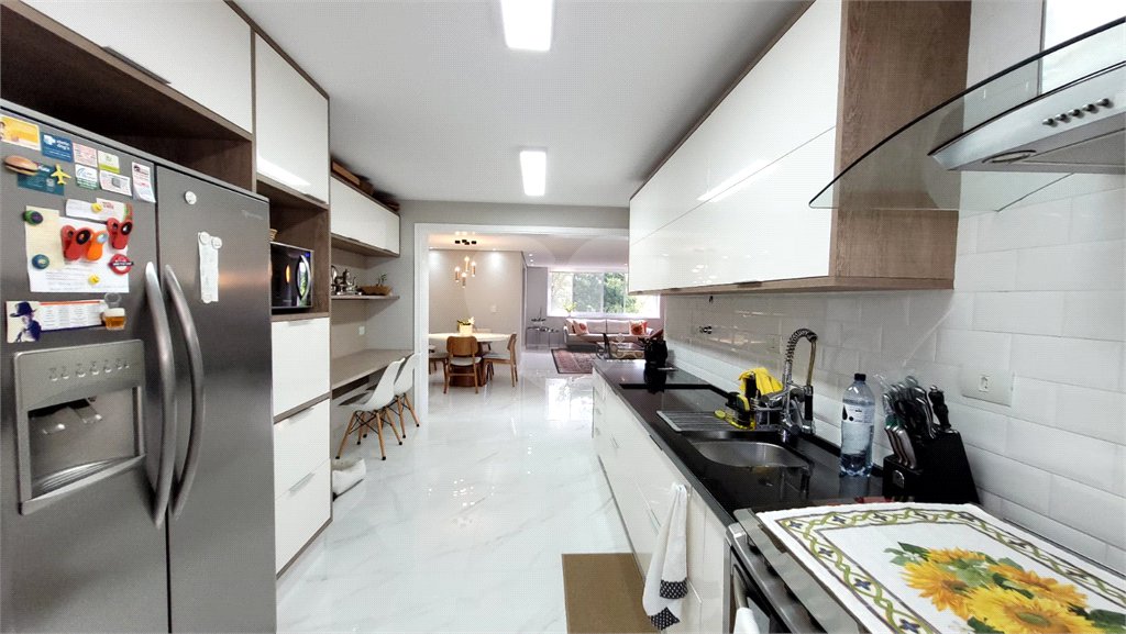 Apartamento à venda com 3 quartos, sendo 1 suíte, em Alto da Boa Vista, São Paulo, SP