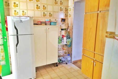 Casa à venda com 2 quartos, sendo 1 suíte, em Vila Comercial, São Paulo, SP