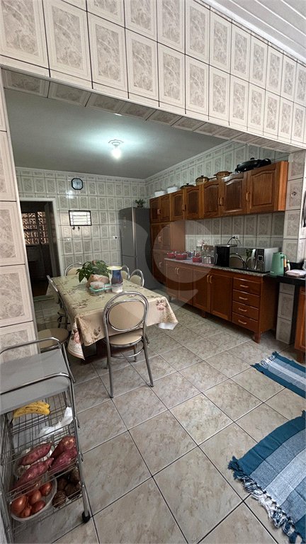 Sobrado à venda com 3 quartos, sendo 2 suítes,  em Vila Lúcia, Poá, SP