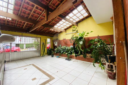 Sobrado à venda com 4 quartos, sendo 1 suíte, em Vila Gilda, Santo André, SP
