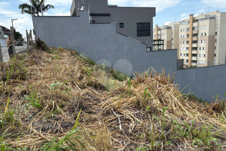 Terreno à venda em Vila Nova Socorro, Mogi das Cruzes, SP