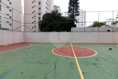 Apartamento à venda com 3 quartos, sendo 2 suítes, em Moema, São Paulo, SP
