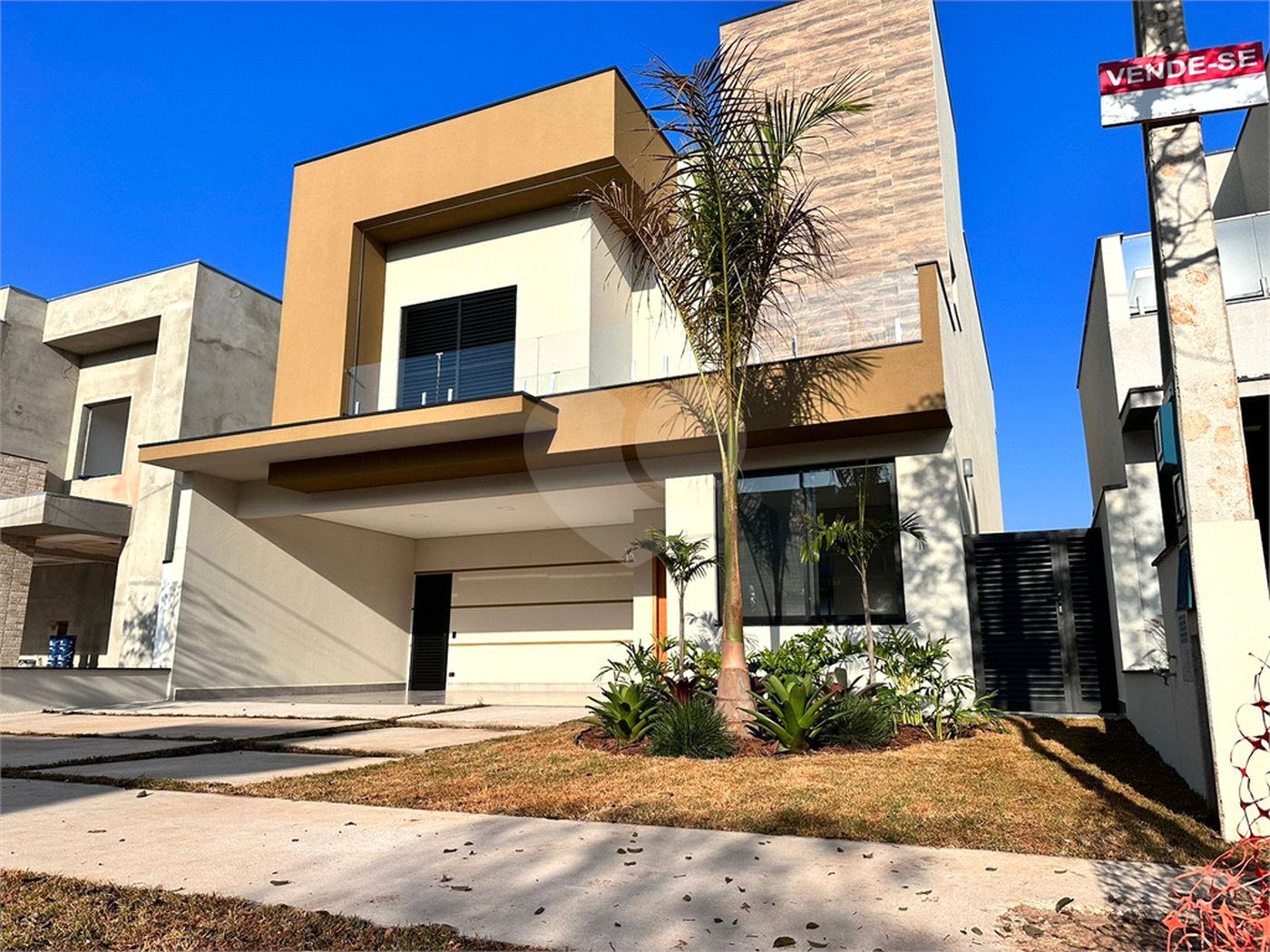 Casa à venda com 3 suítes no condomínio Residencial Central Parque, Salto - SP