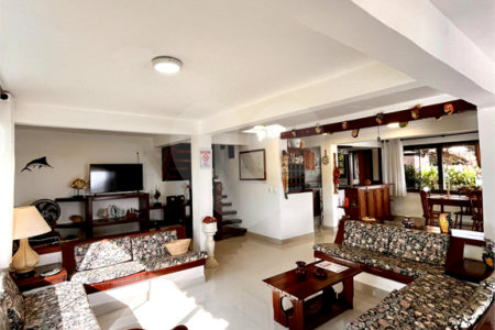 Casa à venda com 6 quartos, sendo 5 suítes,  em Alto de Búzios, Armação dos Búzios, RJ