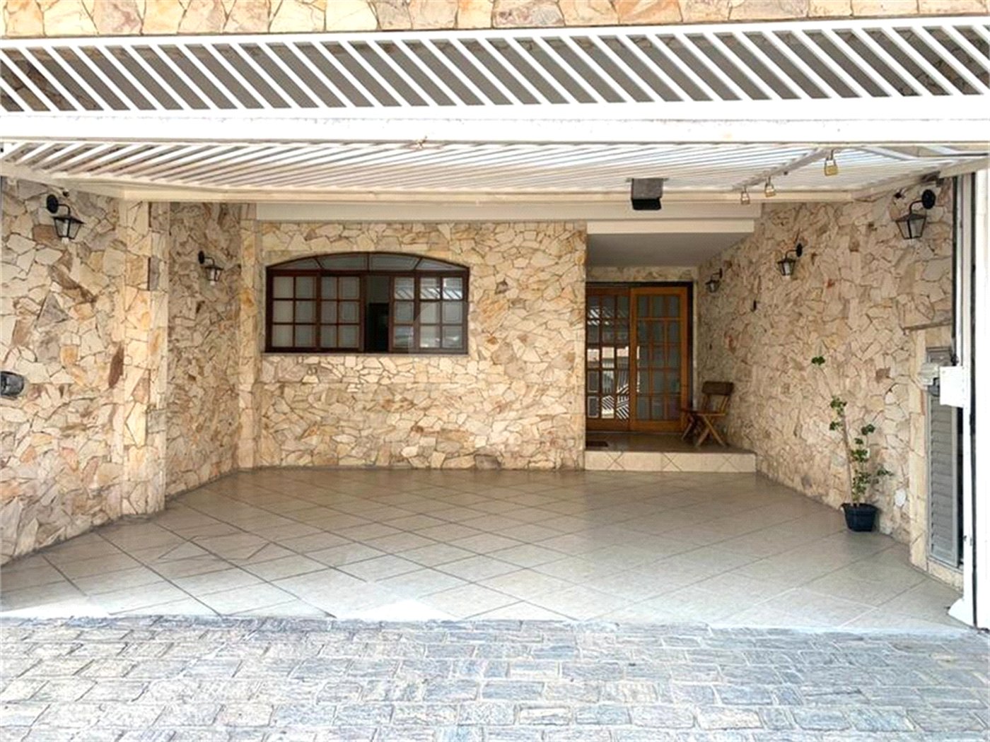 Sobrado à venda com 3 quartos, sendo 1 suíte, em Vila Nova Cachoeirinha, São Paulo, SP